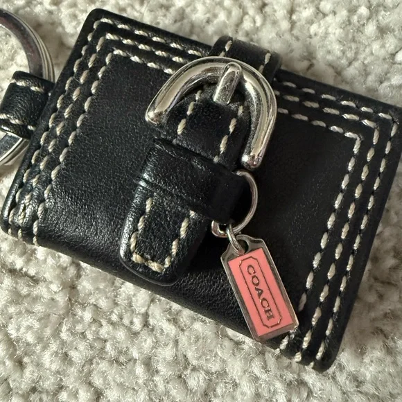 SOLD Vintage Y2K Coach Black Leather Photo Frame Keychain - Picture 2 of 5